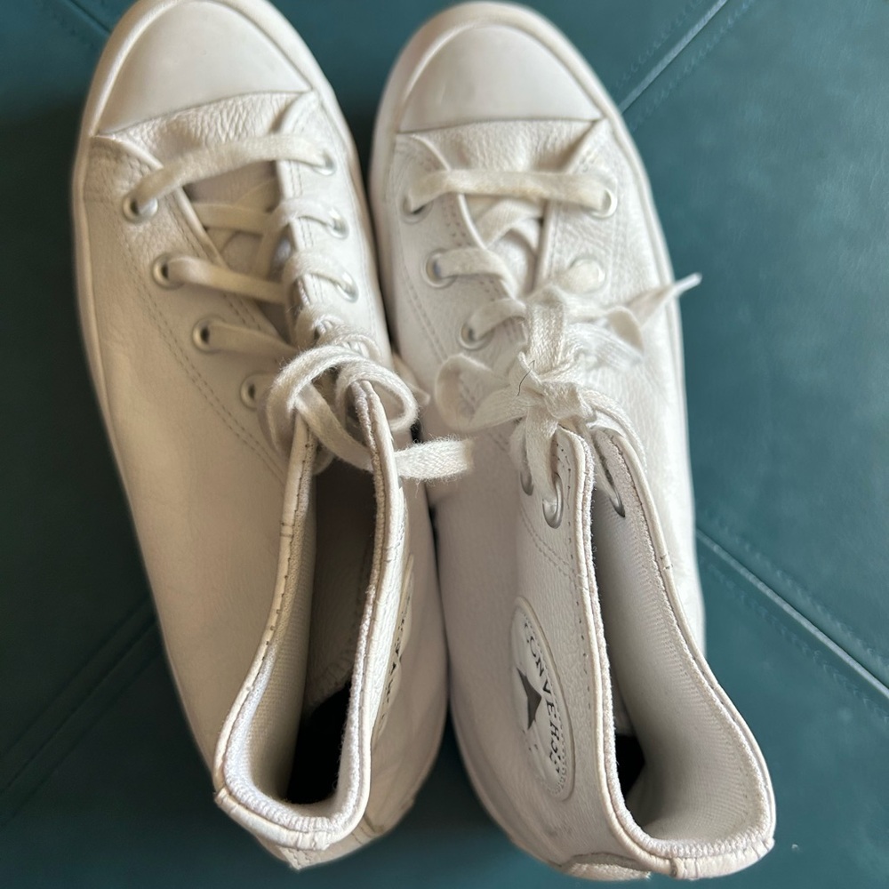 Converse Leather White Sneakers - Picture 4 of 4